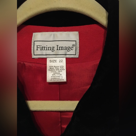 Red Jacket With Velvet Collar & Frog Closures Sz 22 - Picture 2 of 3